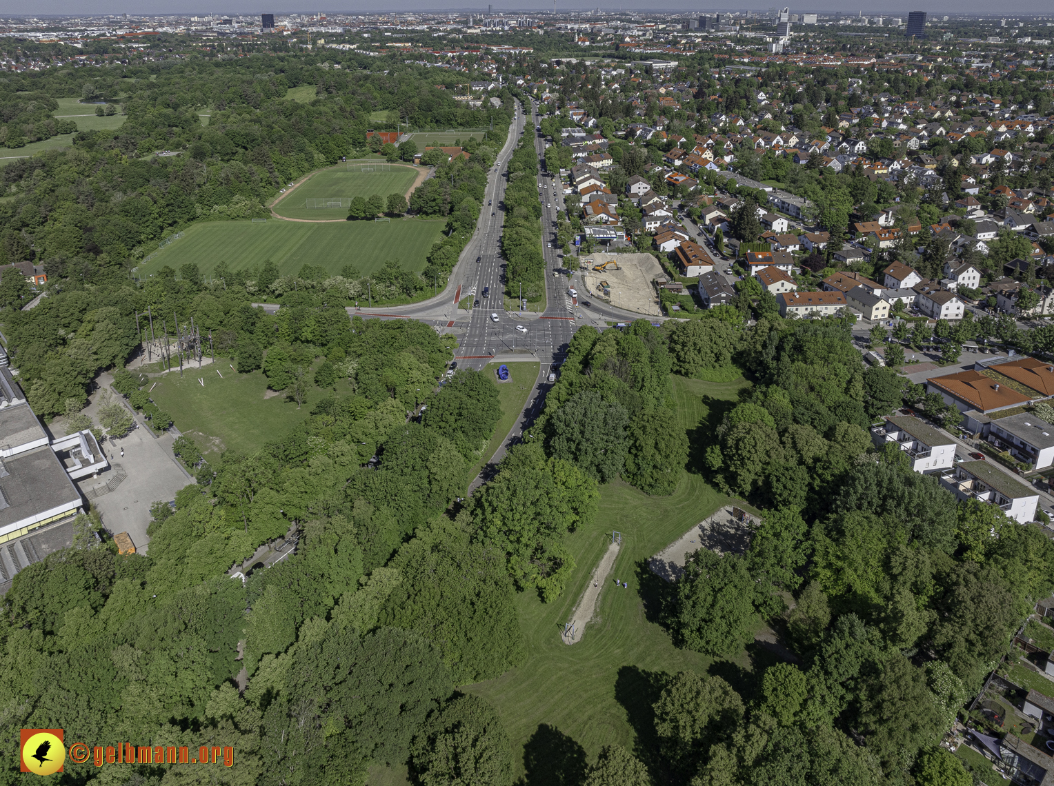 13.04.2024 - Luftbilder der Baustelle MONACO an der Heinrich-Wieland/Ecke Corinthstrasse in Neuperlach