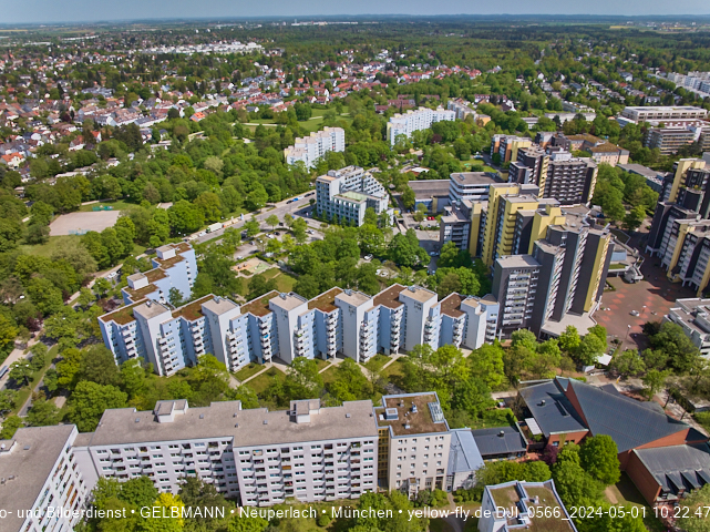30.04.2024 - das Marx-Zentrum und Karl-Marx-Ring 52-62 mit Tiefgaragenbaustelle