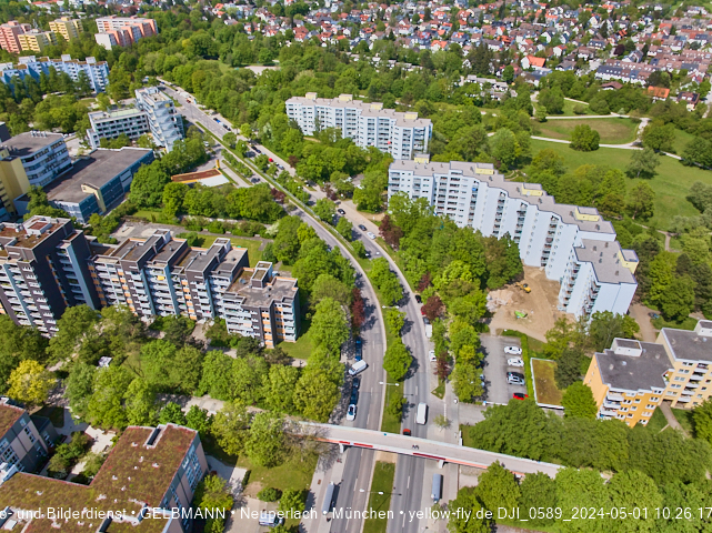 30.04.2024 - das Marx-Zentrum und Karl-Marx-Ring 52-62 mit Tiefgaragenbaustelle