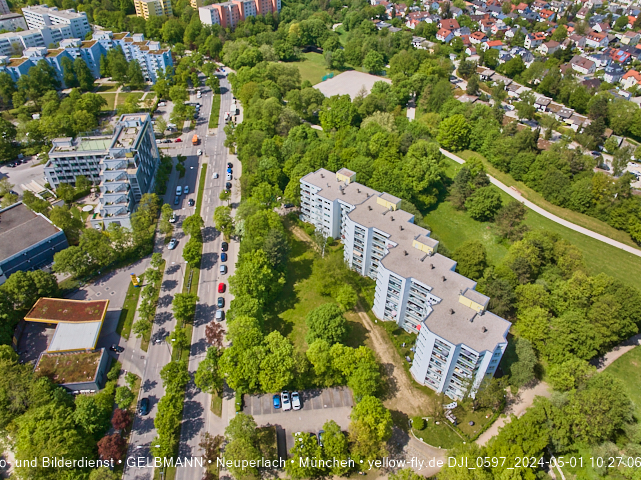 30.04.2024 - das Marx-Zentrum und Karl-Marx-Ring 52-62 mit Tiefgaragenbaustelle