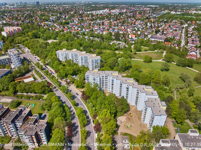 30.04.2024 - das Marx-Zentrum und Karl-Marx-Ring 52-62 mit Tiefgaragenbaustelle