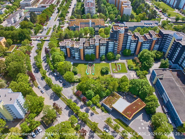 30.04.2024 - das Marx-Zentrum und Karl-Marx-Ring 52-62 mit Tiefgaragenbaustelle