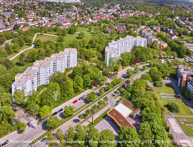 30.04.2024 - das Marx-Zentrum und Karl-Marx-Ring 52-62 mit Tiefgaragenbaustelle