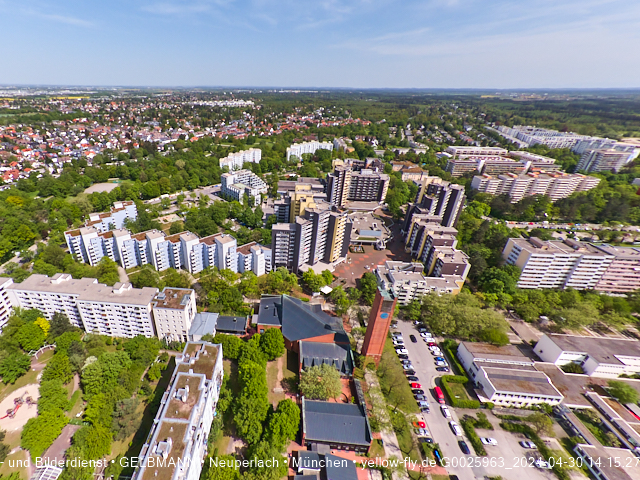30.04.2024 - das Marx-Zentrum und Karl-Marx-Ring 52-62 mit Tiefgaragenbaustelle