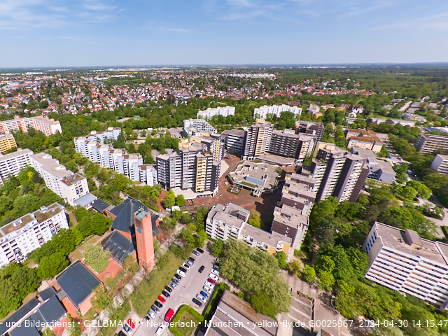 30.04.2024 - das Marx-Zentrum und Karl-Marx-Ring 52-62 mit Tiefgaragenbaustelle