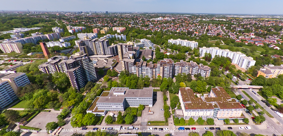 30.04.2024 - das Marx-Zentrum und Karl-Marx-Ring 52-62 mit Tiefgaragenbaustelle