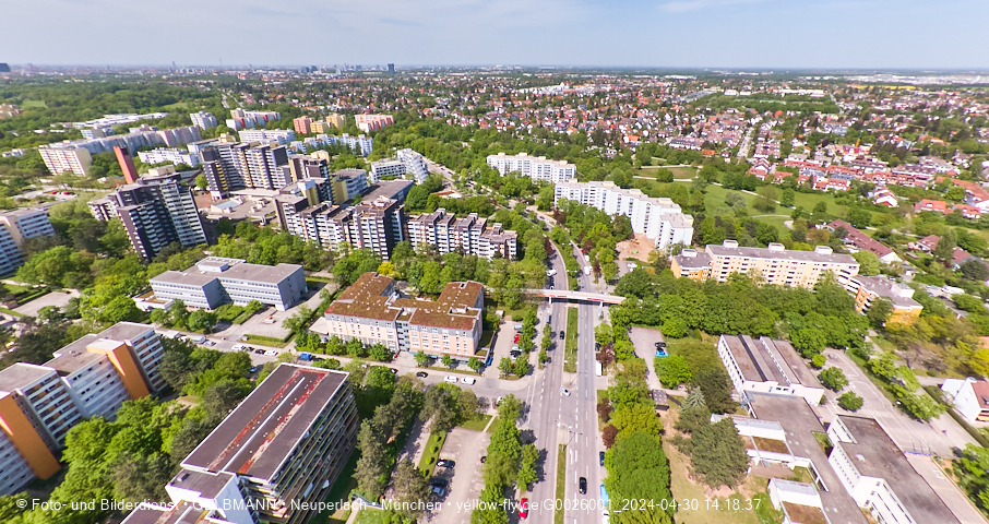 30.04.2024 - das Marx-Zentrum und Karl-Marx-Ring 52-62 mit Tiefgaragenbaustelle