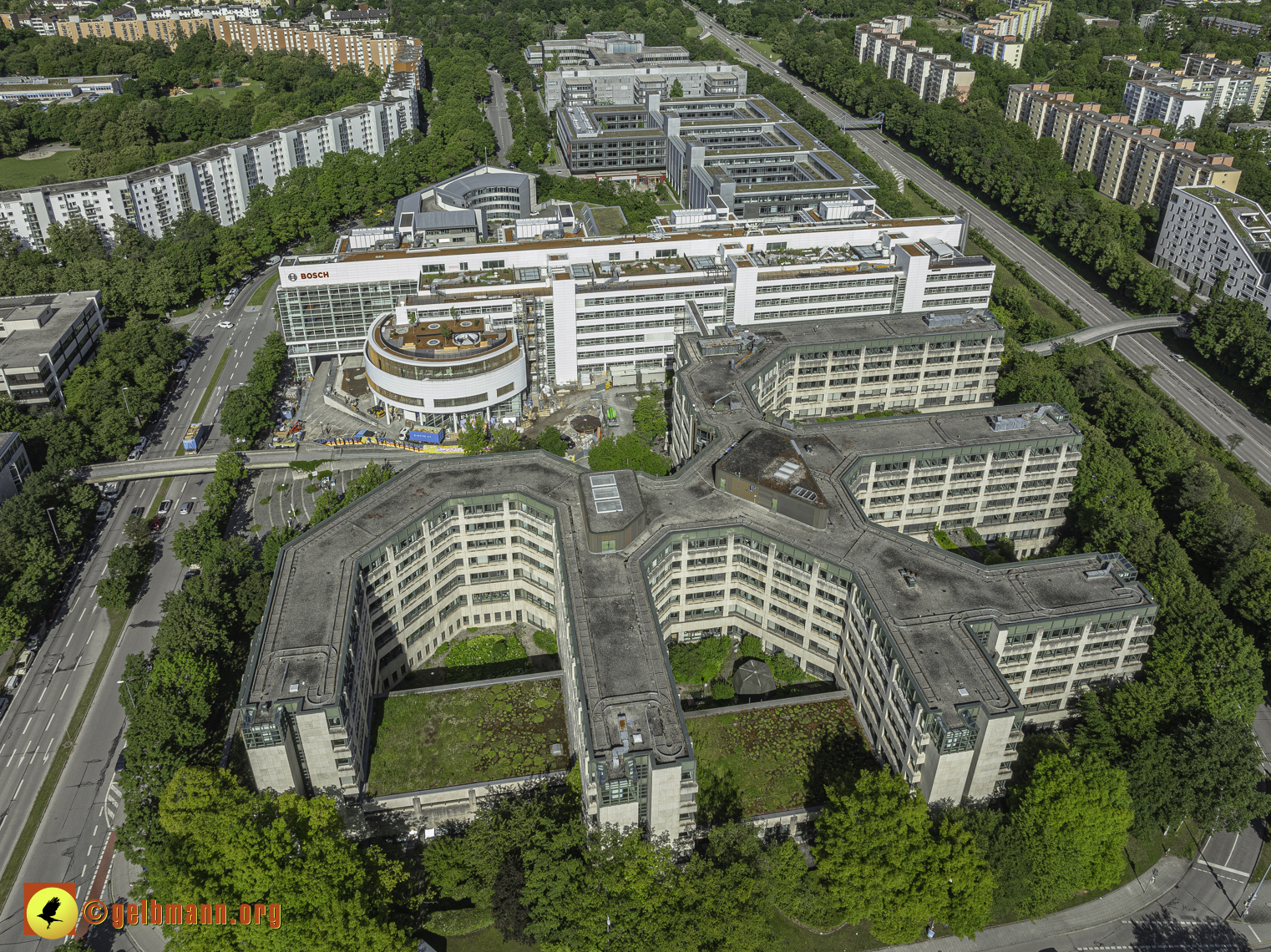 30.05.2024 - das ehemalige Allianzbürohaus ist jetzt BOSCH in Neuperlach und Umgebung 30.05.2024 - das ehemalige Allianzbürohaus ist jetzt BOSCH in Neuperlach und Umgebung