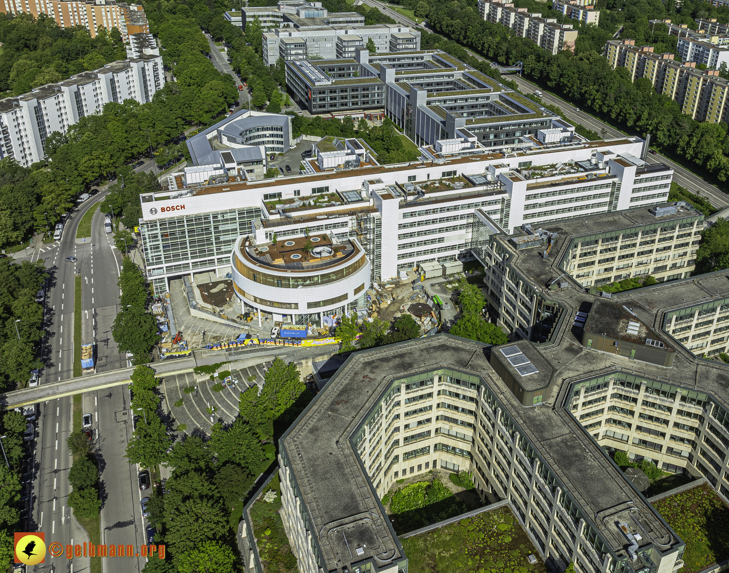 30.05.2024 - das ehemalige Allianzbürohaus ist jetzt BOSCH in Neuperlach und Umgebung 30.05.2024 - das ehemalige Allianzbürohaus ist jetzt BOSCH in Neuperlach und Umgebung