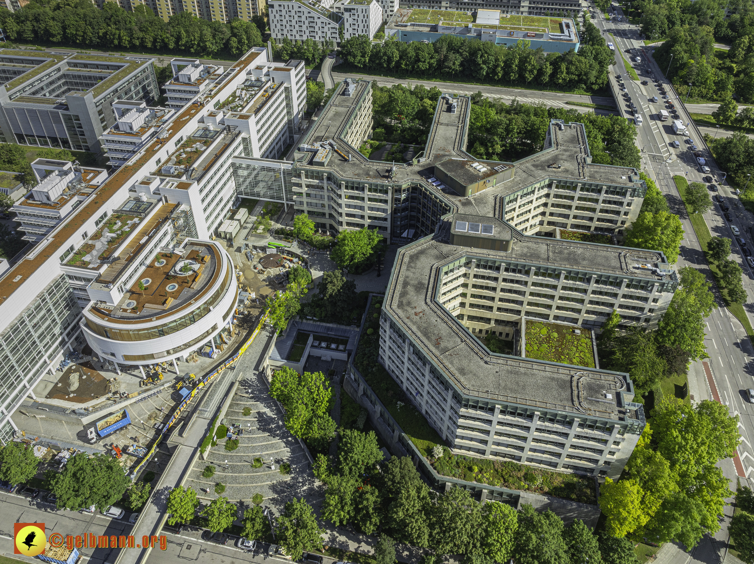 30.05.2024 - das ehemalige Allianzbürohaus ist jetzt BOSCH in Neuperlach und Umgebung 30.05.2024 - das ehemalige Allianzbürohaus ist jetzt BOSCH in Neuperlach und Umgebung