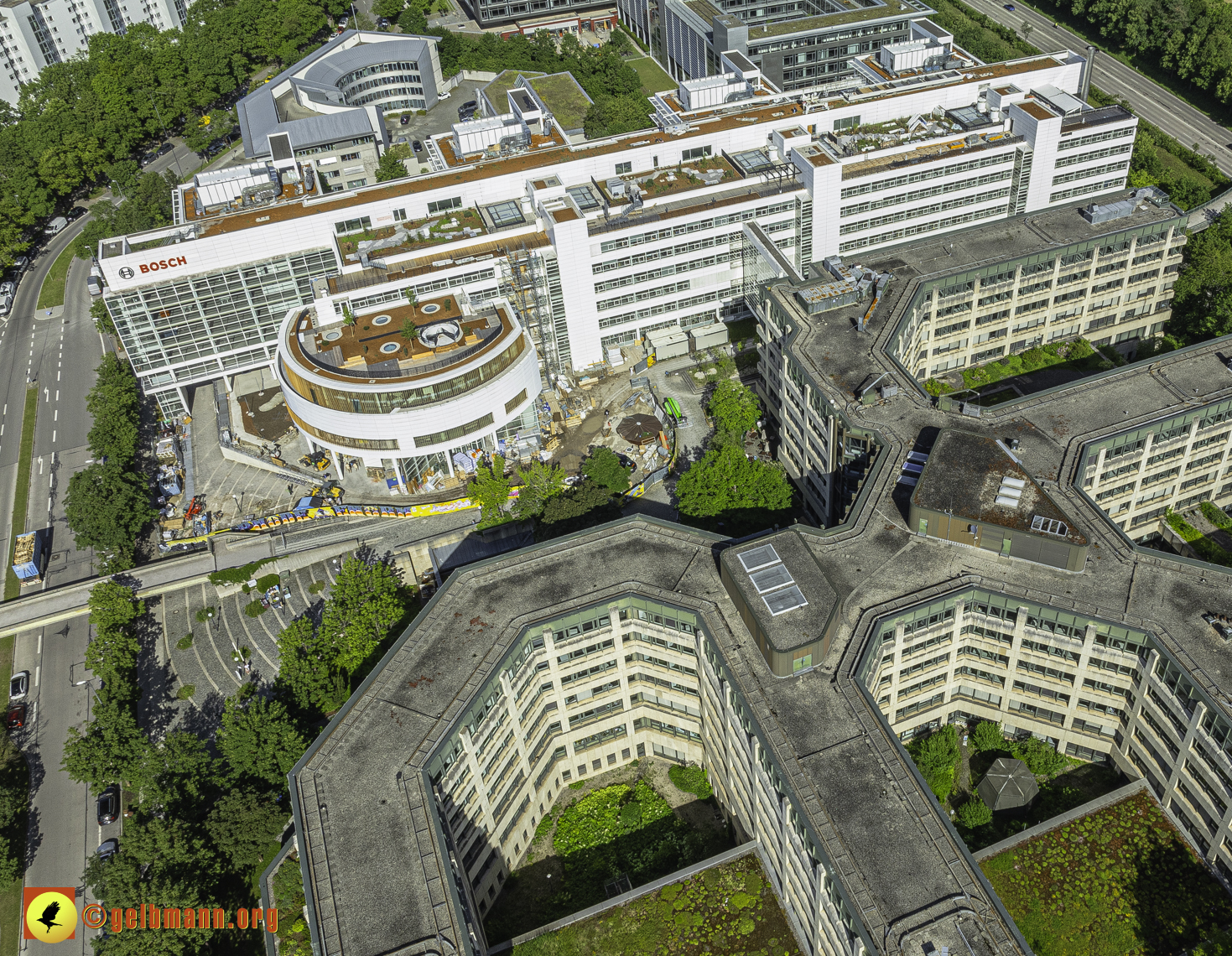 30.05.2024 - das ehemalige Allianzbürohaus ist jetzt BOSCH in Neuperlach und Umgebung 30.05.2024 - das ehemalige Allianzbürohaus ist jetzt BOSCH in Neuperlach und Umgebung