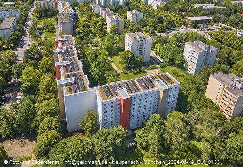 18.06.2024 - Baustelle am Karl-Marx-Ring 11-21 mit Dach-Solaranlage in Neuperlach