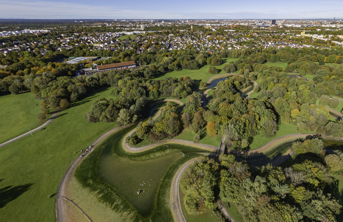 09.10.2024 - Baustelle Geothermie undn Ostpark mit See in Berg-am-Laim