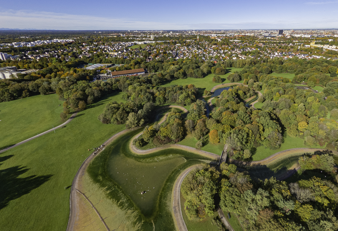 09.10.2024 - Baustelle Geothermie undn Ostpark mit See in Berg-am-Laim