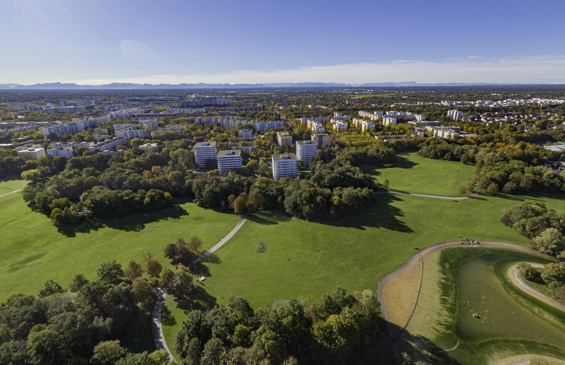 09.10.2024 - Baustelle Geothermie undn Ostpark mit See in Berg-am-Laim