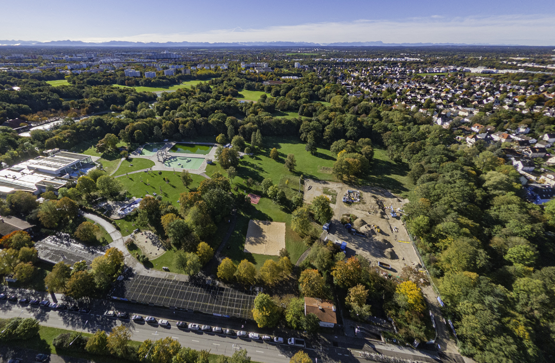 09.10.2024 - Baustelle Geothermie undn Ostpark mit See in Berg-am-Laim