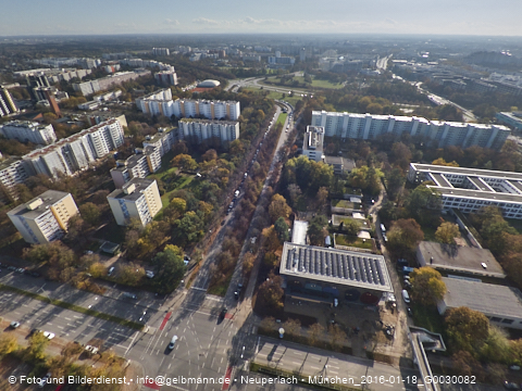 29:10:2014 - Abriss des alten Kindergartens an der Heinrich-Wieland-Straße in Neuperlach