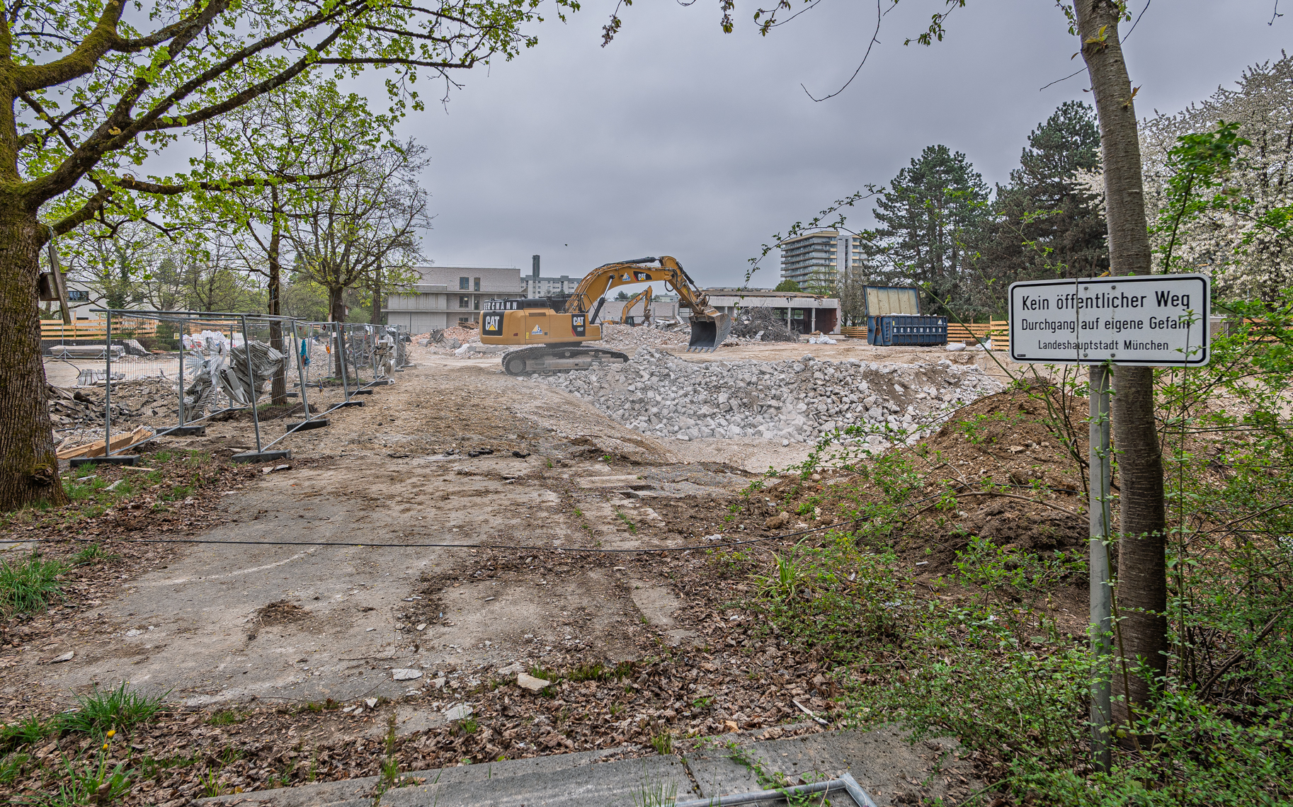 16.04.2025 - Abriss der Grundschule am Karl-Marx-Ring