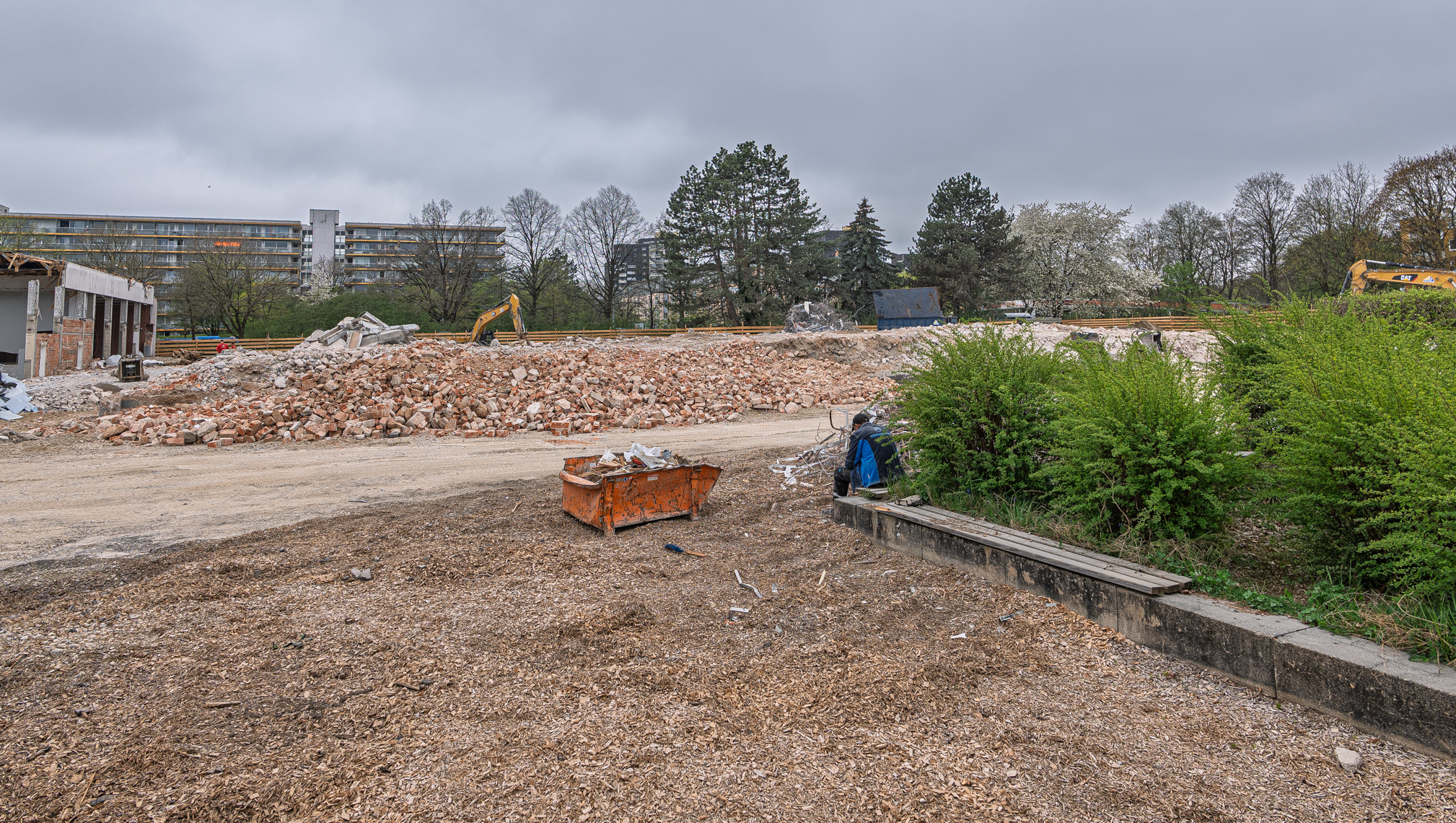16.04.2025 - Abriss der Grundschule am Karl-Marx-Ring