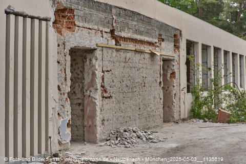 05.05.2025 - Abrissbaustelle Kindergarten an der Heinrich-Wieland-Strasse in Neuperlach