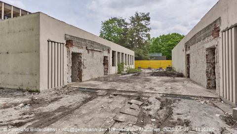 07.05.2025 - Abrissbaustelle Kindergarten an der Heinrich-Wieland-Strasse in Neuperlach