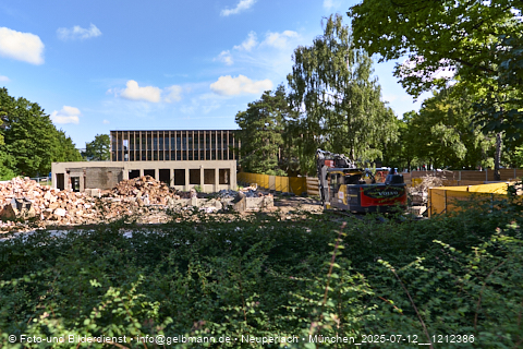 12.07.2025 - Abrissbaustelle Kindergarten an der Heinrich-Wieland-Strasse in Neuperlach