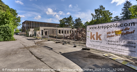 12.07.2025 - Abrissbaustelle Kindergarten an der Heinrich-Wieland-Strasse in Neuperlach