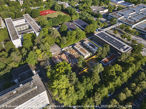 14.07.2025 - Abrissarbeiten des alten Kindergartens an der Heinrich-Wieland-Straße 3 in Neuperlach