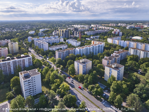 14.07.2025 - Abrissarbeiten des alten Kindergartens an der Heinrich-Wieland-Straße 3 in Neuperlach