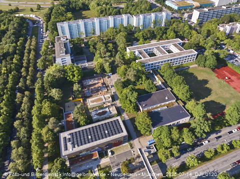 14.07.2025 - Abrissarbeiten des alten Kindergartens an der Heinrich-Wieland-Straße 3 in Neuperlach