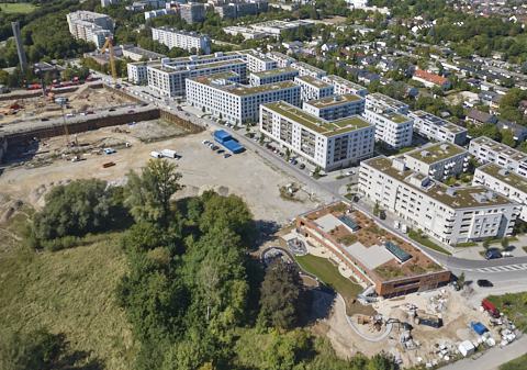 03.09.2025 - Luftbilder der DEMOS-Baustelle Alexiqauartier und BayernHeim in Neuperlach