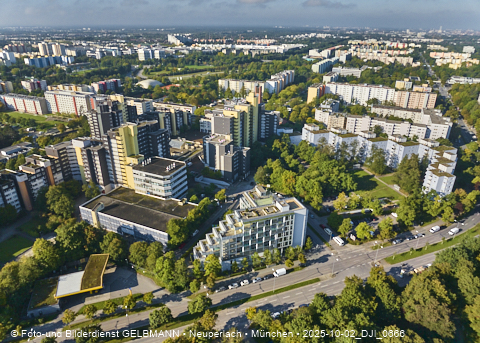 21.10.2025 - Marx-Zentrum und Karl-Marx-Ring 52-62 mit Umgebung in Neuperlach