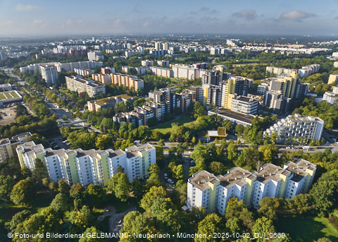 21.10.2025 - Marx-Zentrum und Karl-Marx-Ring 52-62 mit Umgebung in Neuperlach
