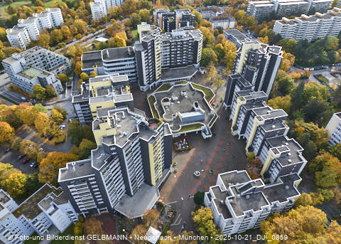 21.10.2025 - Marx-Zentrum und Karl-Marx-Ring 52-62 mit Umgebung in Neuperlach