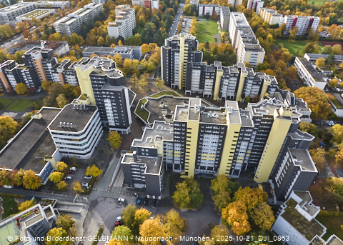 21.10.2025 - Marx-Zentrum und Karl-Marx-Ring 52-62 mit Umgebung in Neuperlach