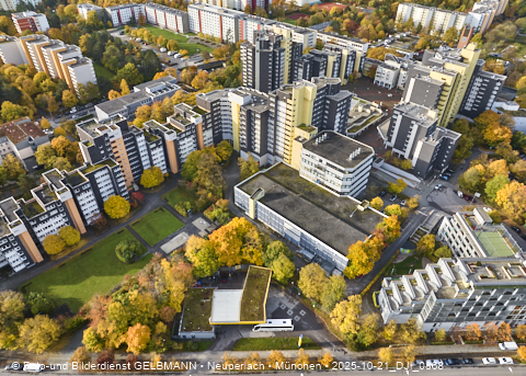 21.10.2025 - Marx-Zentrum und Karl-Marx-Ring 52-62 mit Umgebung in Neuperlach