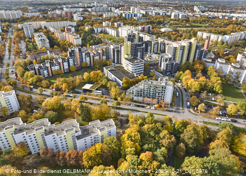 21.10.2025 - Marx-Zentrum und Karl-Marx-Ring 52-62 mit Umgebung in Neuperlach