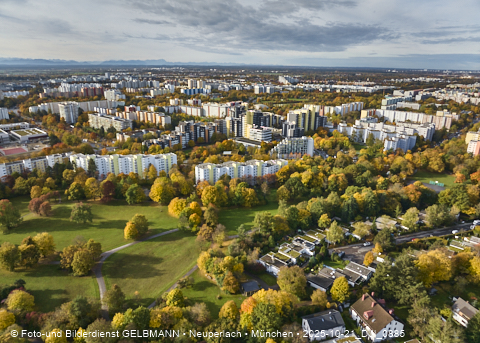 21.10.2025 - Marx-Zentrum und Karl-Marx-Ring 52-62 mit Umgebung in Neuperlach