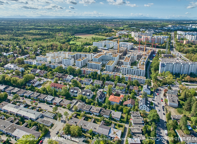 01.09.2026 - Luftbilder vom Alexisquartier und BayernHeim in Neuperlach