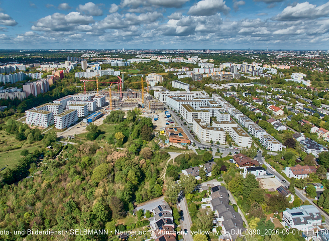 01.09.2026 - Luftbilder vom Alexisquartier und BayernHeim in Neuperlach