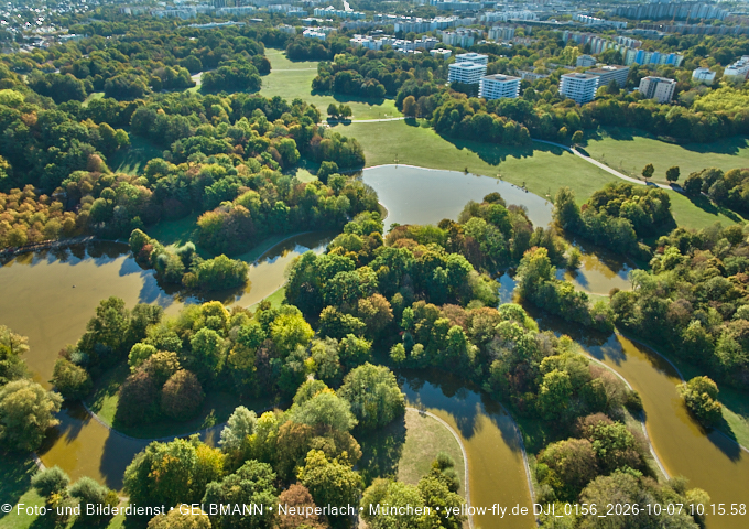 07.10.2026 - Geothermie-Baustelle und Ostpark mit See in Berg-am-Laim