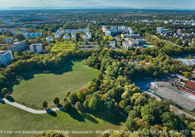 07.10.2026 - Geothermie-Baustelle und Ostpark mit See in Berg-am-Laim