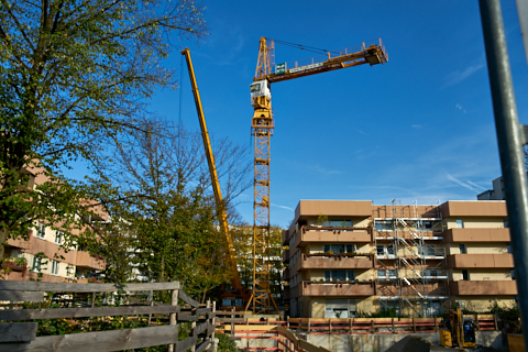 23.10.2019 - Ein Kran für den Oskar-Maria-Graf-Ring 23.10.2019 - Ein Kran für den Oskar-Maria-Graf-Ring