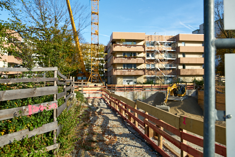 23.10.2019 - Ein Kran für den Oskar-Maria-Graf-Ring 23.10.2019 - Ein Kran für den Oskar-Maria-Graf-Ring