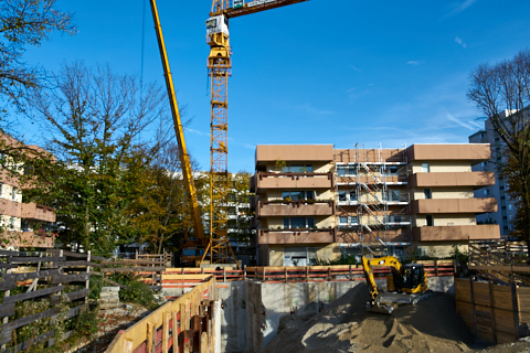 23.10.2019 - Ein Kran für den Oskar-Maria-Graf-Ring 23.10.2019 - Ein Kran für den Oskar-Maria-Graf-Ring