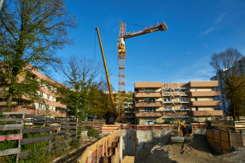 23.10.2019 - Ein Kran für den Oskar-Maria-Graf-Ring 23.10.2019 - Ein Kran für den Oskar-Maria-Graf-Ring