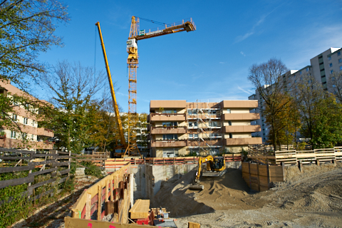 23.10.2019 - Ein Kran für den Oskar-Maria-Graf-Ring 23.10.2019 - Ein Kran für den Oskar-Maria-Graf-Ring