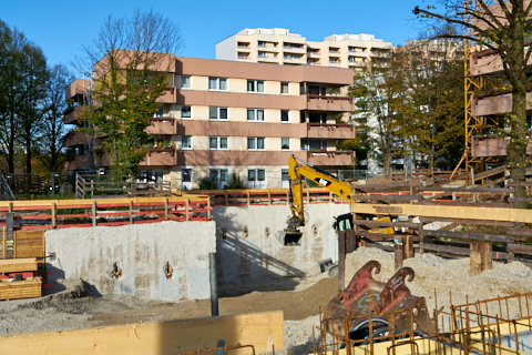 23.10.2019 - Ein Kran für den Oskar-Maria-Graf-Ring 23.10.2019 - Ein Kran für den Oskar-Maria-Graf-Ring