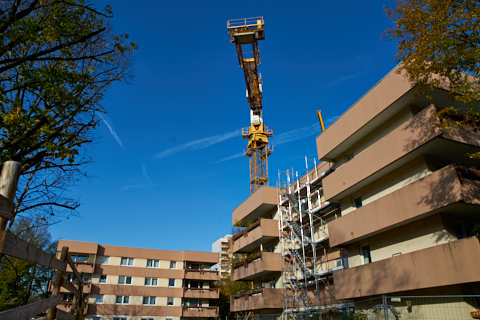 23.10.2019 - Ein Kran für den Oskar-Maria-Graf-Ring 23.10.2019 - Ein Kran für den Oskar-Maria-Graf-Ring