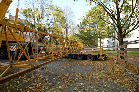 23.10.2019 - Ein Kran für den Oskar-Maria-Graf-Ring 23.10.2019 - Ein Kran für den Oskar-Maria-Graf-Ring